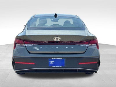 2026 Hyundai ELANTRA SE