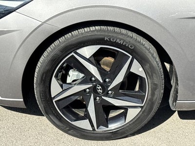 2022 Hyundai ELANTRA Limited