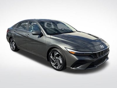2025 Hyundai ELANTRA Limited